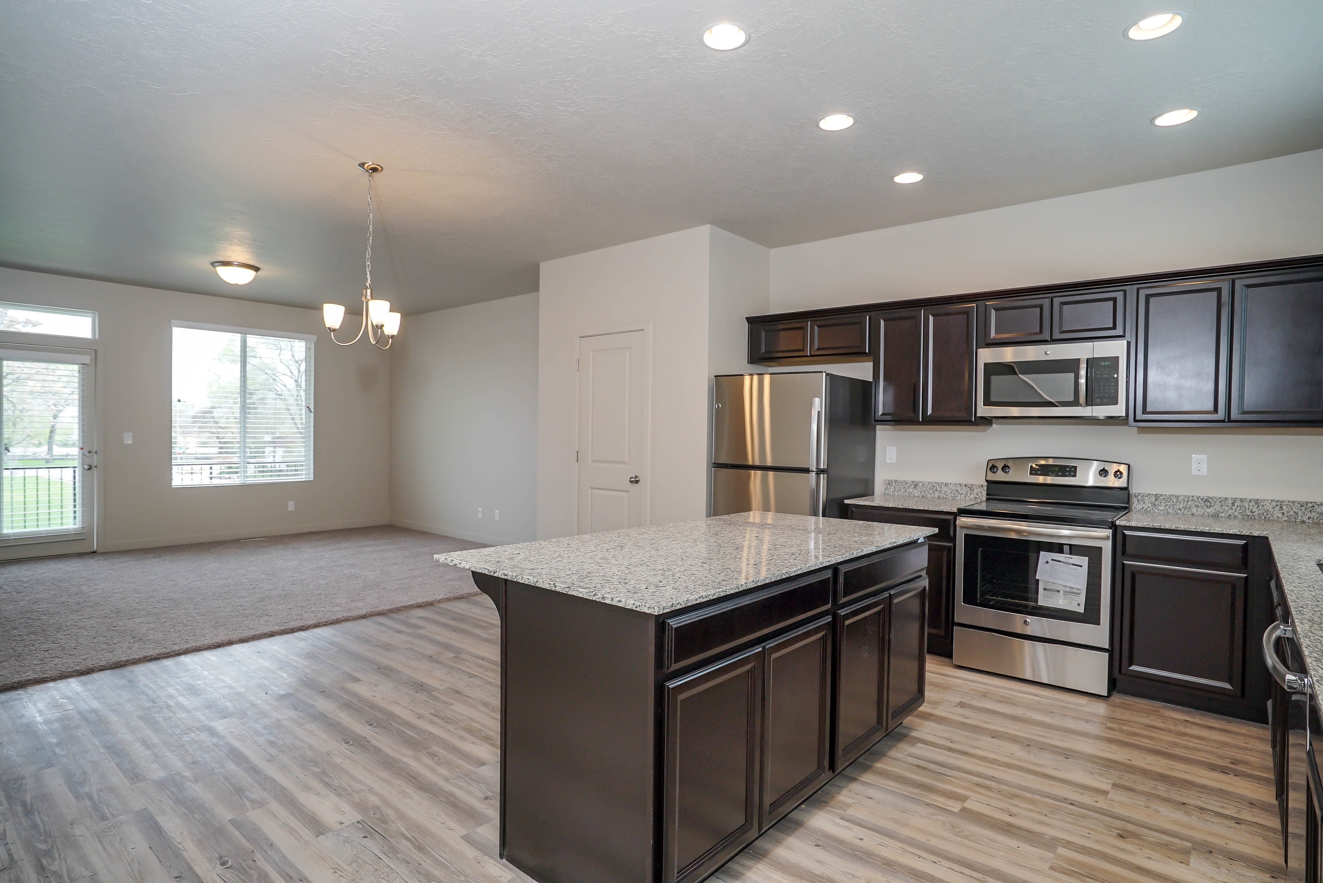 Layton Townhome: 100 N Cross St